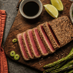 cuisson d un steak de thon mi cuit sésame planche bois