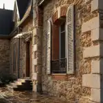Maison meulière : avantage inconvénient, façade en pierre et rénovation thermique